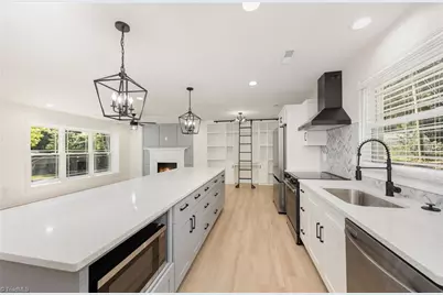 2200 Hathaway Drive, Greensboro, NC 27408 - Photo 2