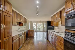 3141 Robinhood Rd, Winston-Salem, NC 27106 - Photo 4