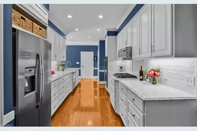 2 Saint Augustine Square, Greensboro, NC 27408 - Photo 8