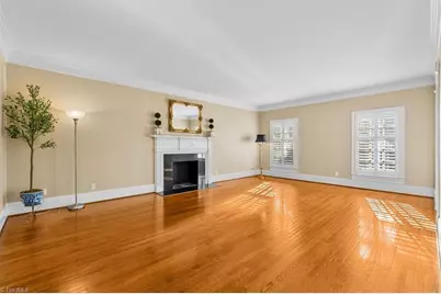 2 Saint Augustine Square, Greensboro, NC 27408 - Photo 16