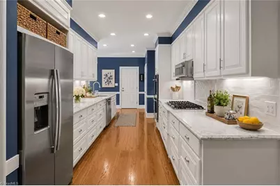 2 Saint Augustine Square, Greensboro, NC 27408 - Photo 12