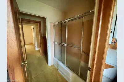 302 Lakewood Drive, Lexington, NC 27292 - Photo 14