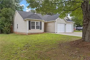 3815 Pineway Dr, Greensboro, NC 27405 - Photo 2