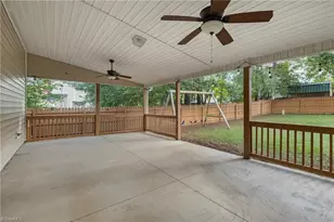 3815 Pineway Dr, Greensboro, NC 27405 - Photo 26