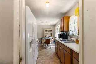 312 Brookview Dr, Boomer, NC 28606 - Photo 8