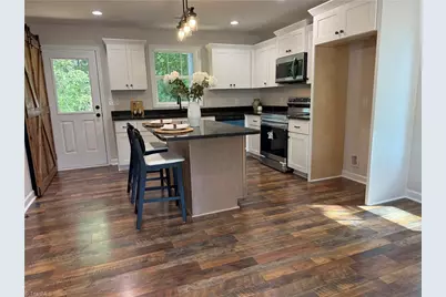 30 Culbreth Avenue, Thomasville, NC 27360 - Photo 4