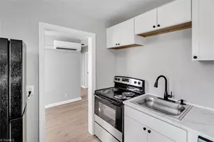 1700 Roslyn Dr, Burlington, NC 27215 - Photo 6