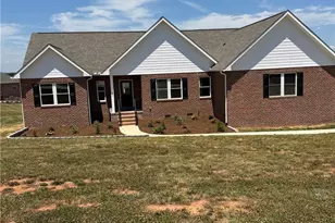 130 Oak Pointe Ln, Wilkesboro, NC 28697 - Photo 6
