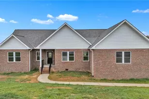 130 Oak Pointe Ln, Wilkesboro, NC 28697 - Photo 48
