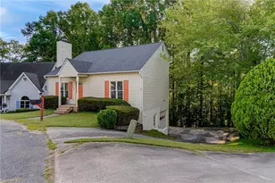 1608 Cranberry Hill Ln, Winston-Salem, NC 27127 - Photo 2