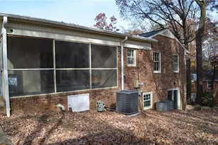 2803 Watauga Dr, Greensboro, NC 27408 - Photo 32