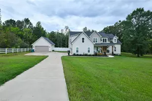 3437 Country Ln, Reidsville, NC 27320 - Photo 4