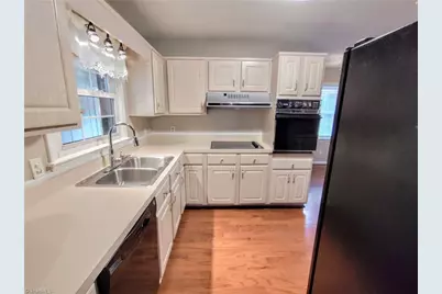 4704 Chesterton Drive, Greensboro, NC 27406 - Photo 10