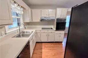 4704 Chesterton Dr, Greensboro, NC 27406 - Photo 10