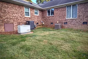 4704 Chesterton Dr, Greensboro, NC 27406 - Photo 44