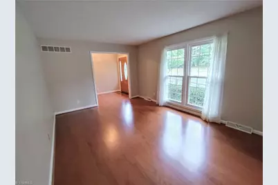 4704 Chesterton Drive, Greensboro, NC 27406 - Photo 8