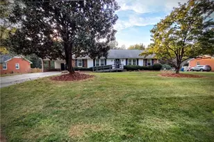 4704 Chesterton Dr, Greensboro, NC 27406 - Photo 4