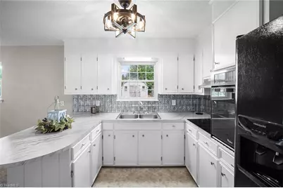 123 Burbank Drive, Lexington, NC 27295 - Photo 10