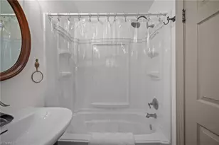 502 W Hunter St, Madison, NC 27025 - Photo 22