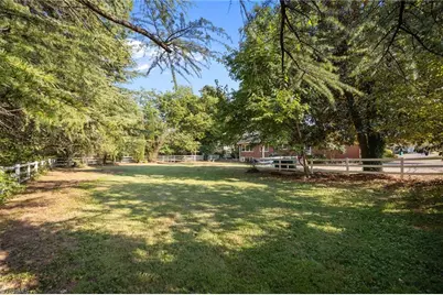 502 W Hunter Street, Madison, NC 27025 - Photo 6