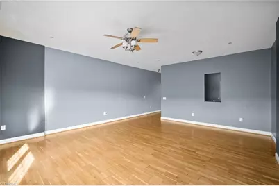 360 Elm Street #204, Greensboro, NC 27401 - Photo 8
