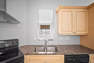 360 Elm St, Greensboro, NC 27401 - Photo 12