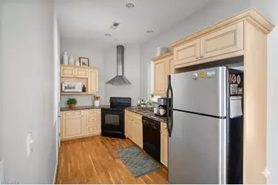 360 Elm Street #204, Greensboro, NC 27401 - Photo 4