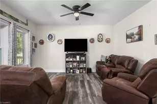 196 8th Ave, New London, NC 28127 - Photo 6