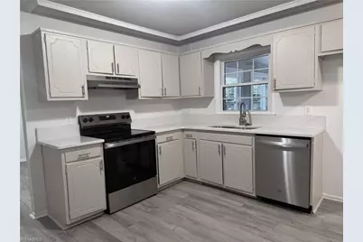 639 Woodhaven Drive, Burlington, NC 27217 - Photo 4