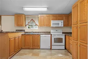 128 St Albans Ln, Lexington, NC 27292 - Photo 18