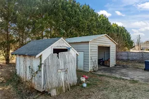 5214 Liberty Grove Rd, Liberty, NC 27298 - Photo 36