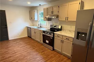 411 Doak St, Thomasville, NC 27360 - Photo 2