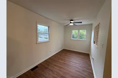 411 Doak Street, Thomasville, NC 27360 - Photo 8