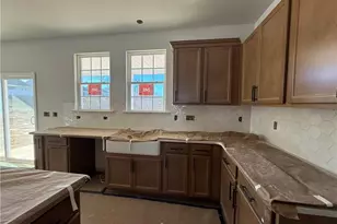 400 Yarrow Dr, Lexington, NC 27295 - Photo 2