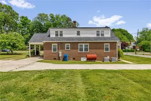 318 S Fayetteville St, Liberty, NC 27298 - Photo 28