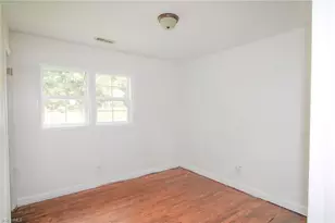 2321 Glenhaven Dr, Greensboro, NC 27406 - Photo 4