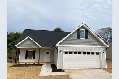 409 E Lee Avenue, Yadkinville, NC 27055 - Photo 1