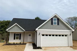 409 E Lee Ave, Yadkinville, NC 27055 - Photo 1