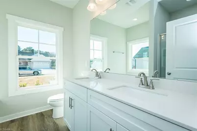 409 E Lee Avenue, Yadkinville, NC 27055 - Photo 8