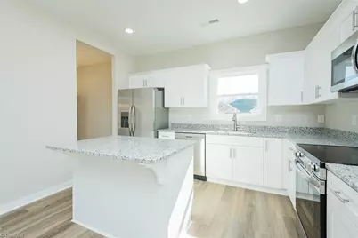 415 E Lee Avenue, Yadkinville, NC 27055 - Photo 8