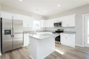 415 E Lee Ave, Yadkinville, NC 27055 - Photo 2