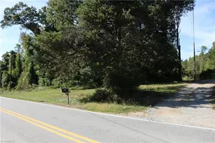 2058 Bishop Rd, Greensboro, NC 27406 - Photo 4