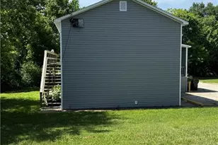 312 Stokes St, Burlington, NC 27215 - Photo 6