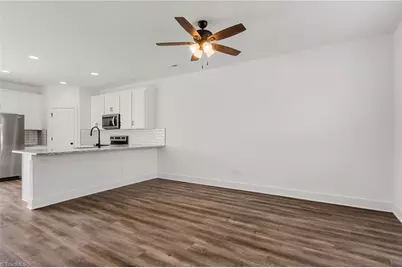 105 Indian Wells Court, Harmony, NC 28634 - Photo 4