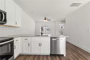 105 Indian Wls Ct, Harmony, NC 28634 - Photo 8