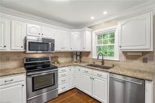 18 Creekstone Ct, Greensboro, NC 27407 - Photo 10