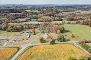 516 Lake Mullis Rd, Harmony, NC 28634 - Photo 26