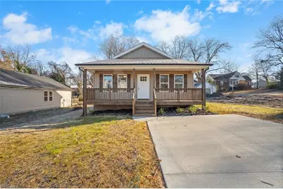 107 College Street, Thomasville, NC 27360 - Photo 2