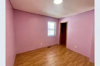 217 Lakeview Drive E, Thomasville, NC 27360 - Photo 12