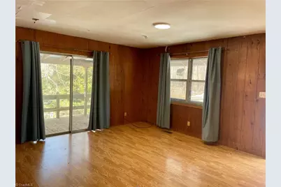 217 Lakeview Drive E, Thomasville, NC 27360 - Photo 6